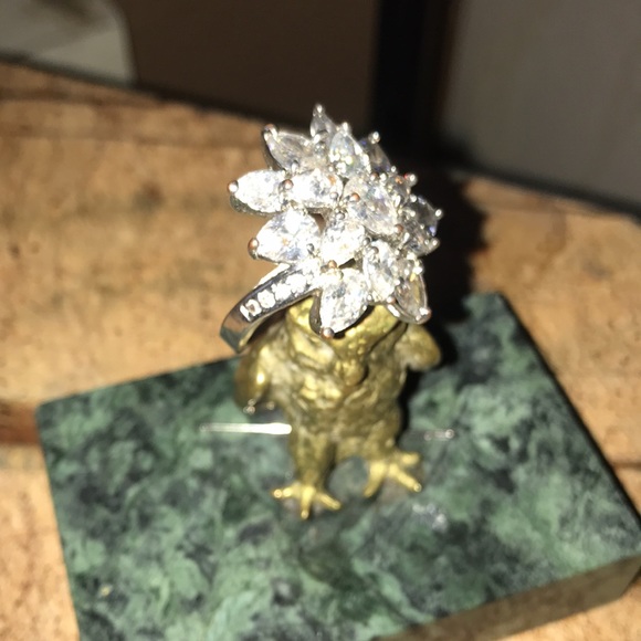 Copy Ad BLING 8 Sparkle Stones Unique Ring - Picture 12 of 12